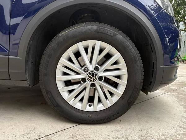VOLKSWAGEN T-Roc (2021) — foto 17 van 24