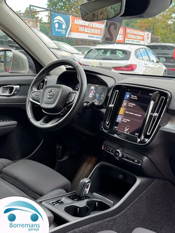 Volvo XC-40 (2020) — foto 10 van 44