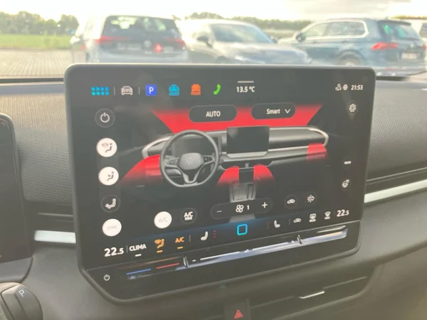 VOLKSWAGEN T-Roc (2026) — foto 2 van 25