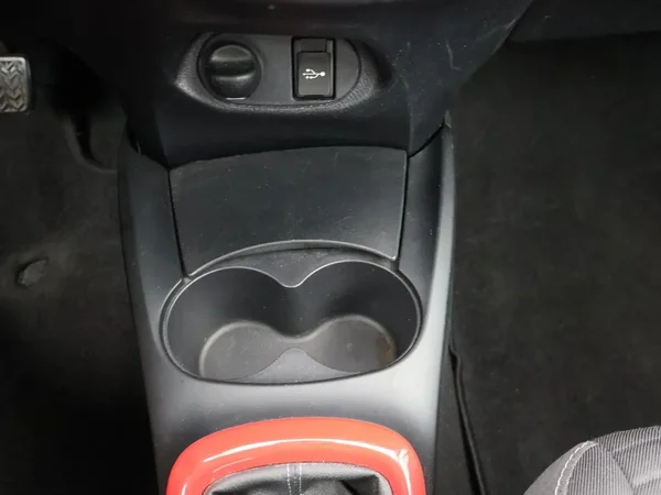 Toyota Yaris (2017) — foto 9 van 26