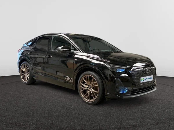 AUDI Q4 Sportback e-tron (2024) — foto 16 van 22