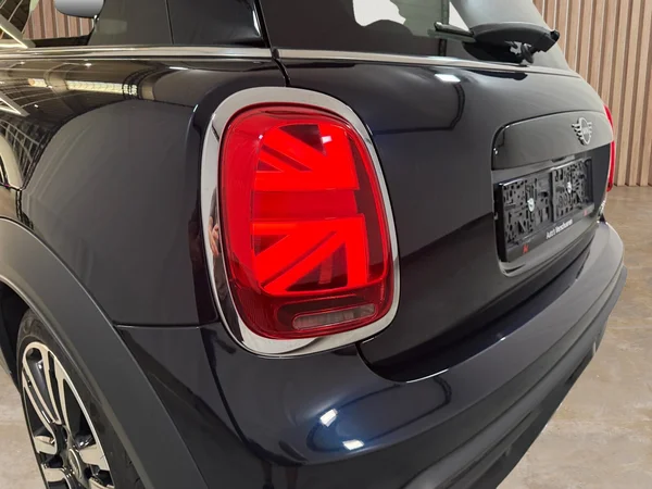 MINI Cooper-S (2023) — foto 27 van 28
