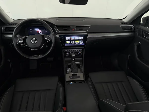 SKODA Superb (2023) — foto 31 van 31