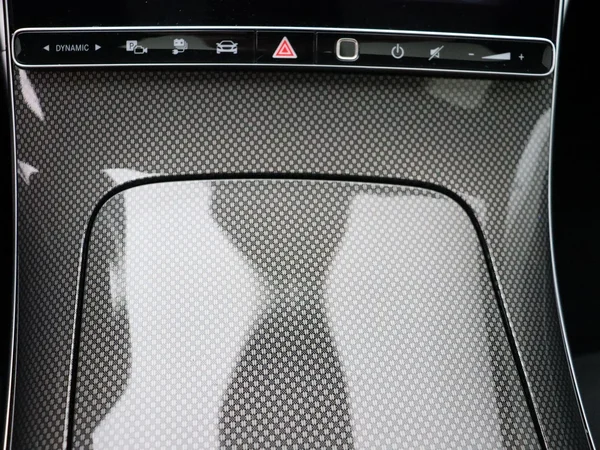 Mercedes-Benz C-Klasse (2023) — foto 14 van 33