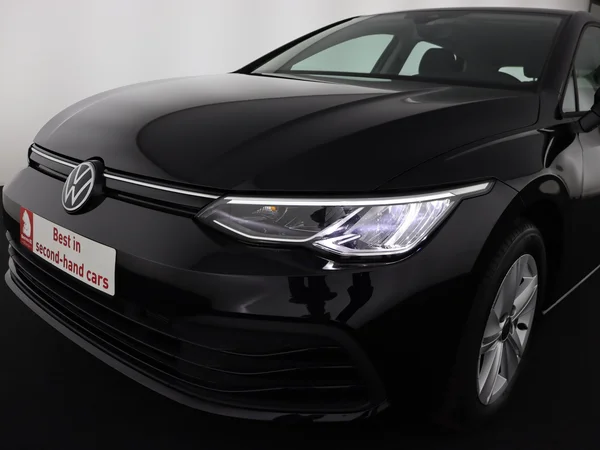 VOLKSWAGEN Golf (2024) — foto 21 van 28