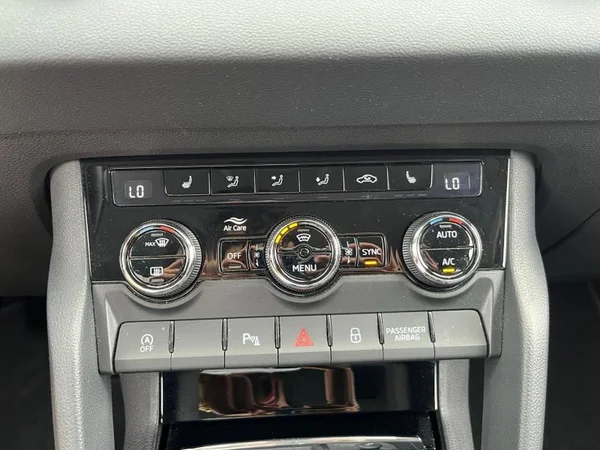 SKODA Karoq (2022) — foto 16 van 32