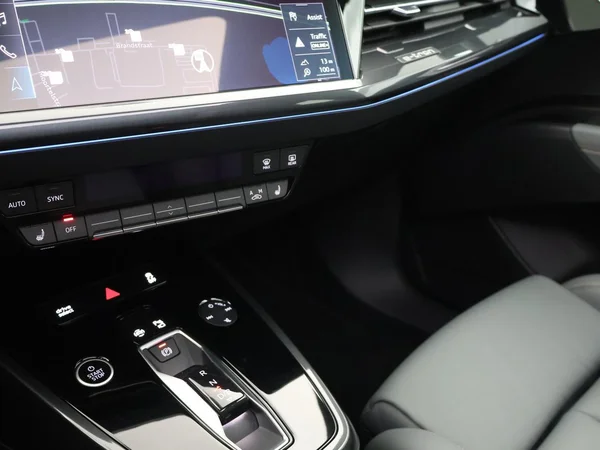 AUDI Q4 Sportback e-tron (2023) — foto 10 van 30