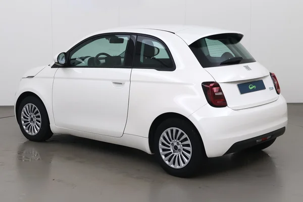 Fiat E-500 (2023) — foto 11 van 17