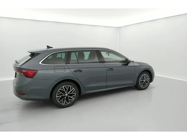 SKODA Octavia Combi (2021) — foto 26 van 36