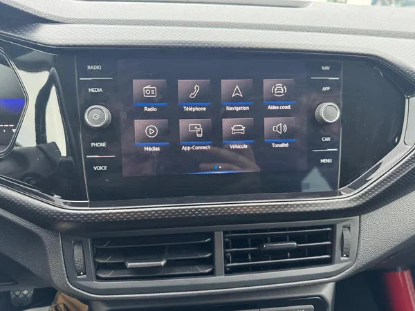VOLKSWAGEN T-Cross (2023) — foto 16 van 16