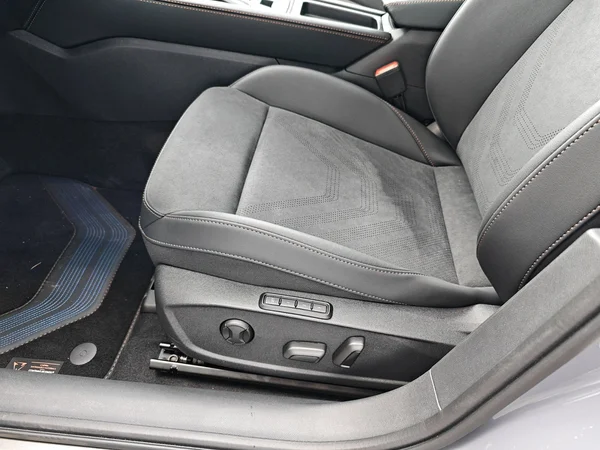 CUPRA Leon SW (2026) — foto 3 van 21