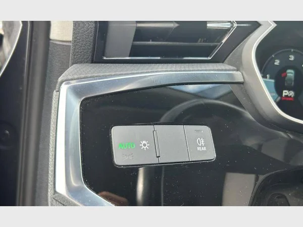 Audi Q3 Sportback (2021) — foto 18 van 29