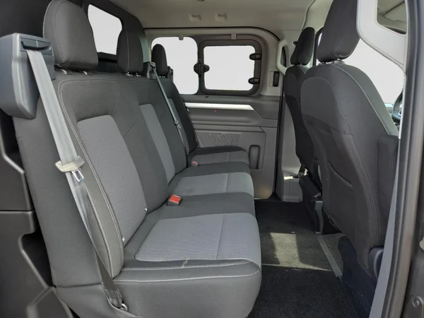 VOLKSWAGEN Transporter T7 32 Combi Lwb Dsl (2025) — foto 9 van 19
