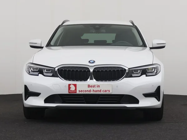 BMW 330 (2022) — foto 32 van 34