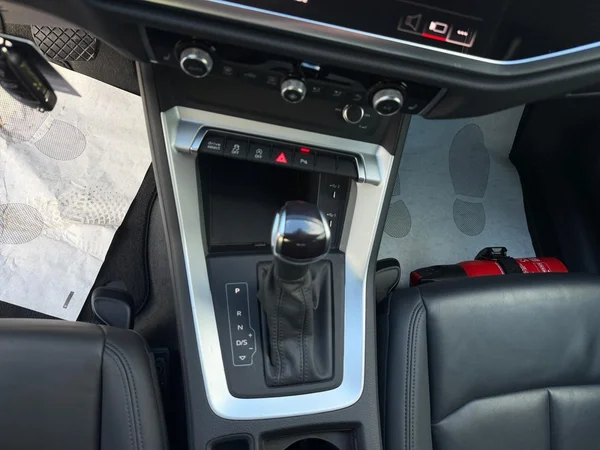 AUDI Q3 Sportback (2025) — foto 2 van 21