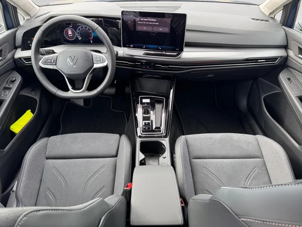 VOLKSWAGEN Golf VIII SW (2026) — foto 14 van 19
