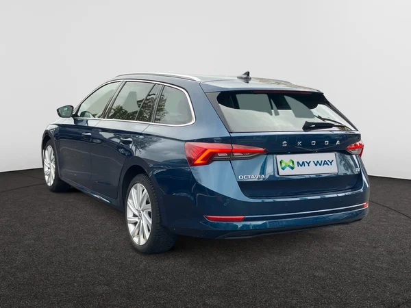 SKODA Octavia Combi PHEV (2021) — foto 12 van 26