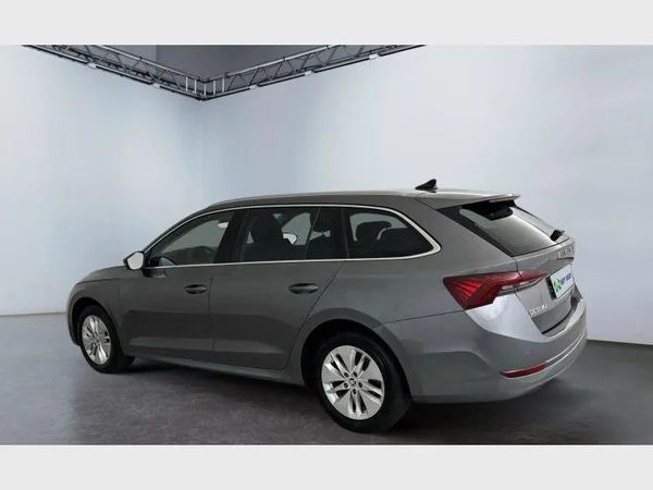 Skoda Octavia Combi (2022) — foto 12 van 15