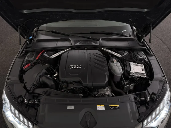 AUDI A4 (2023) — foto 6 van 30