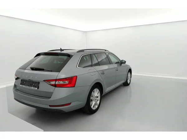 SKODA Superb SW PHEV (2020) — foto 3 van 36