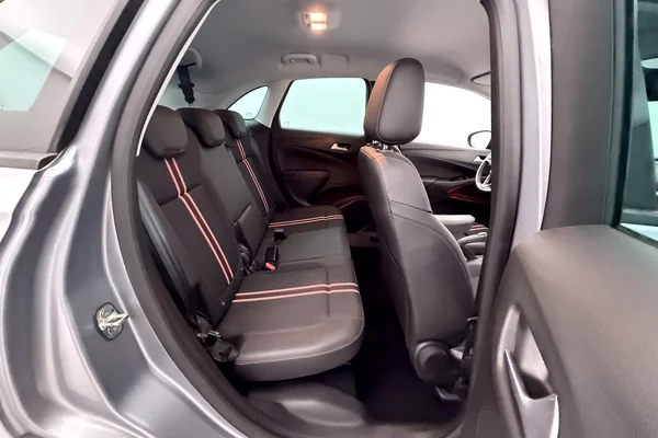 Opel Crossland (2022) — foto 3 van 31