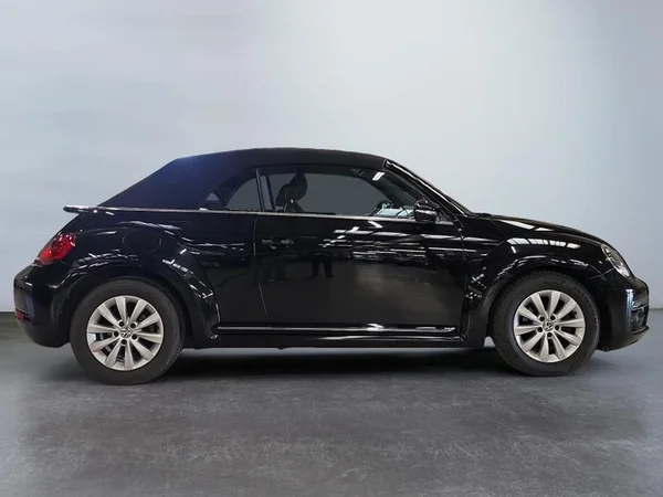 VOLKSWAGEN Beetle Cabriolet (2017) — foto 30 van 31