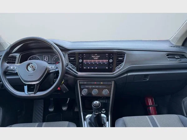 Volkswagen T-Roc (2019) — foto 6 van 28