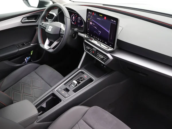 SEAT Leon (2024) — foto 15 van 21