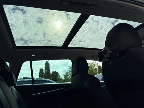 SKODA Octavia Combi (2024) — foto 20 van 22