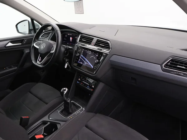 VOLKSWAGEN Tiguan (2022) — foto 18 van 24