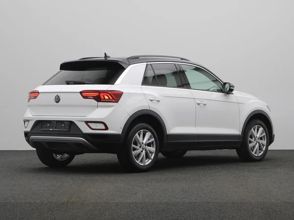 VOLKSWAGEN T-Roc (2022) — foto 12 van 19