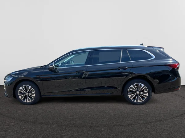 SKODA Superb (2024) — foto 12 van 20