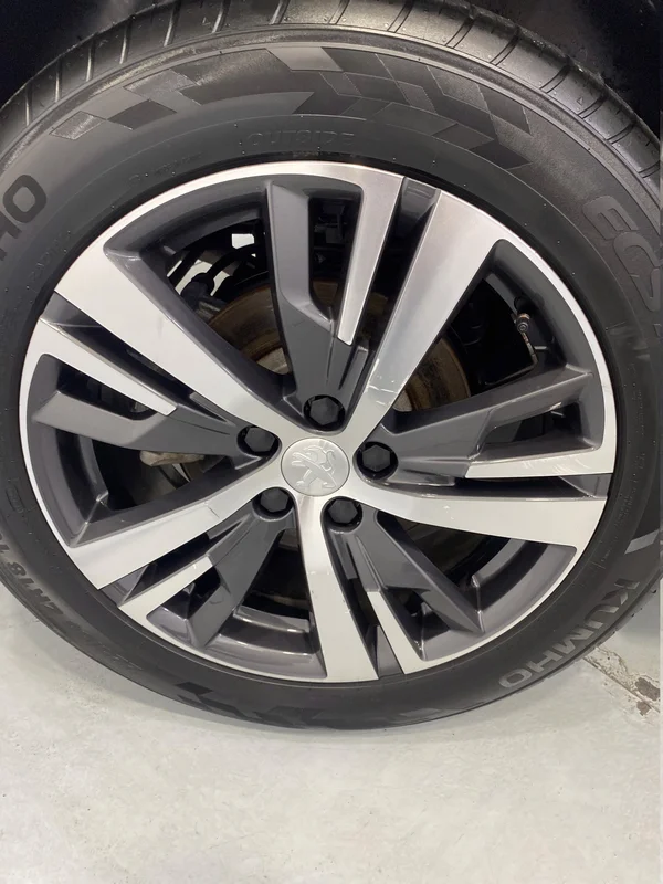 Peugeot 3008 PHEV (2023) — foto 42 van 54