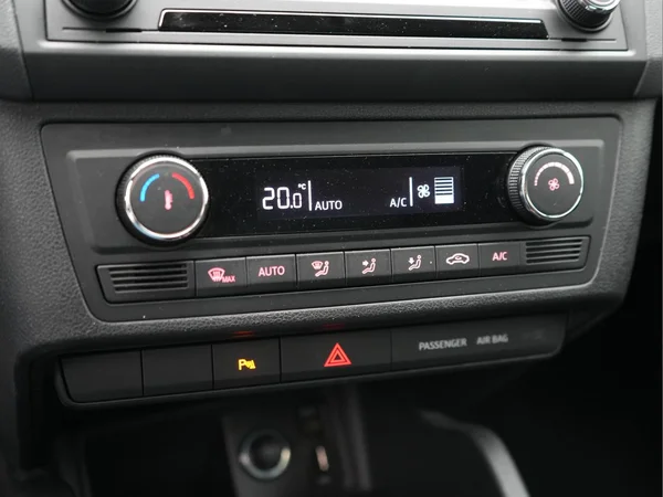 SEAT Ibiza SC (2015) — foto 16 van 28