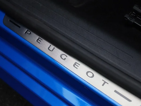 Peugeot e-208 (2023) — foto 33 van 50