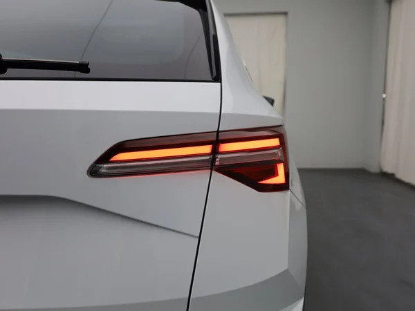 SKODA Karoq (2024) — foto 16 van 20
