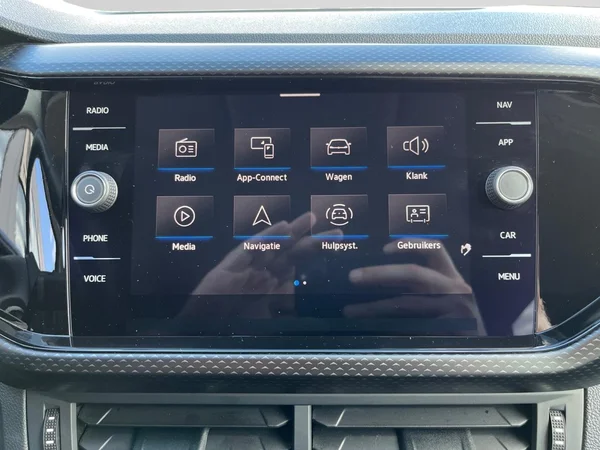 VOLKSWAGEN T-Cross (2024) — foto 3 van 21