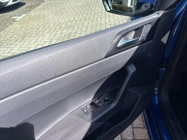VOLKSWAGEN Polo (2024) — foto 7 van 24