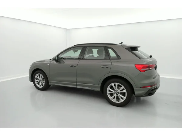 AUDI Q3 (2022) — foto 36 van 36