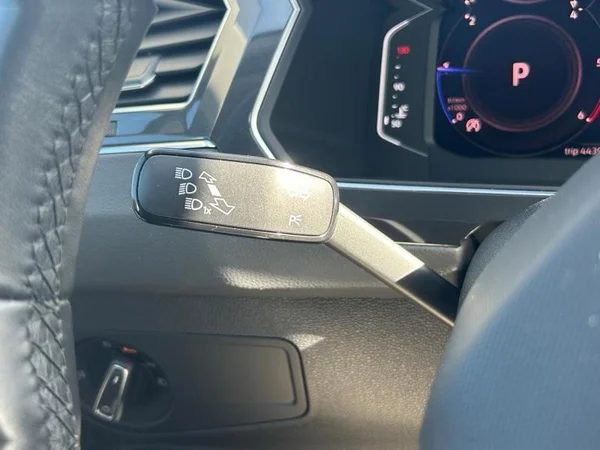VOLKSWAGEN Tiguan Dsl (2022) — foto 19 van 31