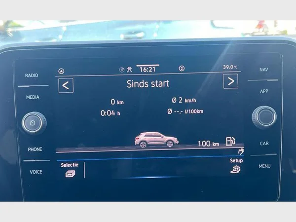 Volkswagen T-Roc (2024) — foto 14 van 24