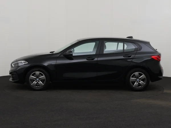 BMW 116 (2023) — foto 12 van 27