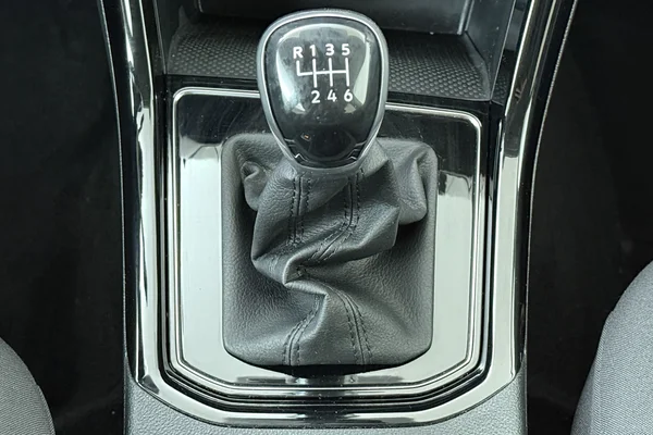 Volkswagen Touran (2019) — foto 4 van 20