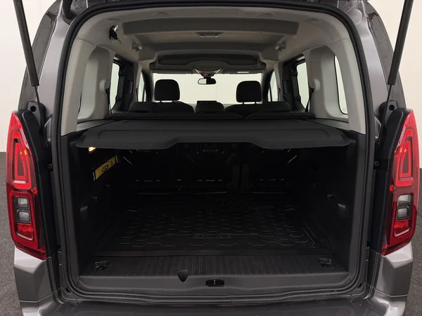 OPEL Combo (2021) — foto 8 van 27