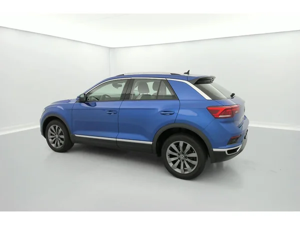 VOLKSWAGEN T-Roc (2021) — foto 28 van 36