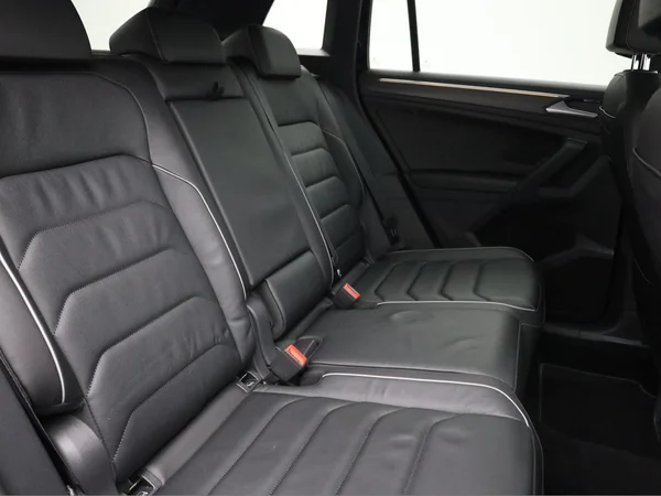VOLKSWAGEN Tiguan (2021) — foto 23 van 23