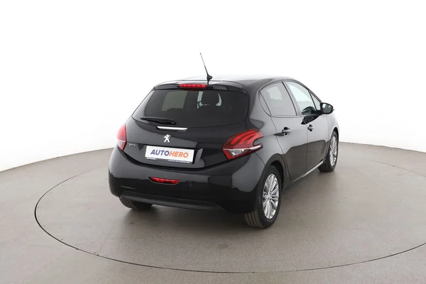 Peugeot 208 (2019) — foto 12 van 16