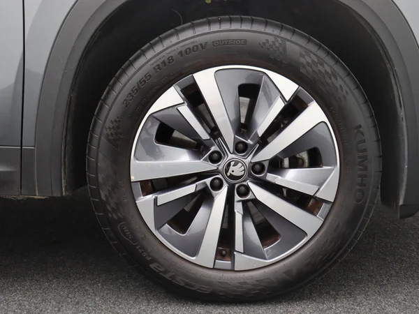 SKODA Kodiaq (2025) — foto 3 van 17