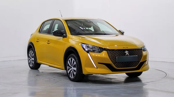 Peugeot E-208 (2023) — foto 41 van 43