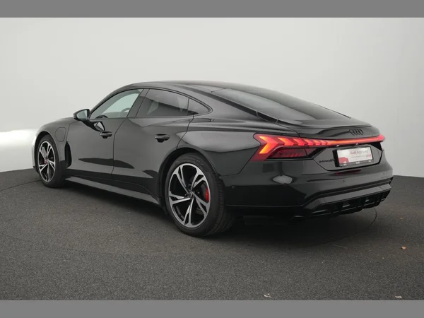 AUDI E-tron GT (2021) — foto 33 van 35